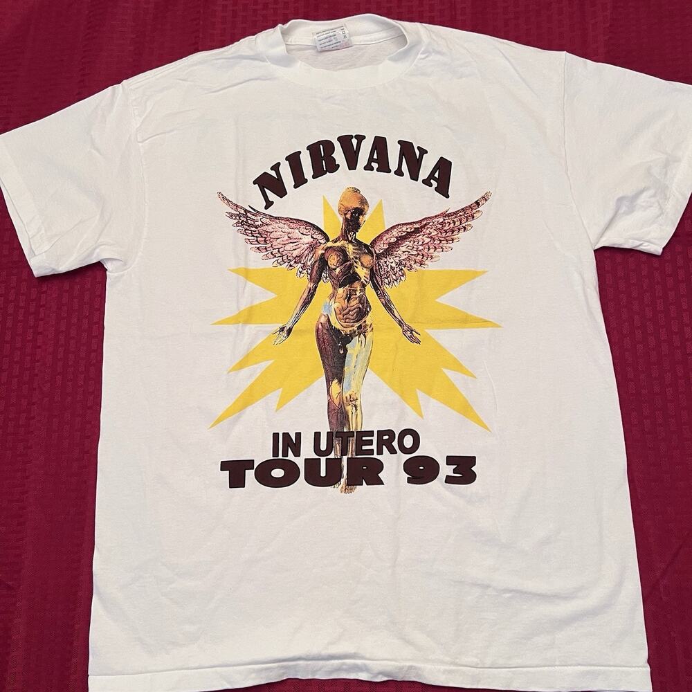 Nirvana Kurt Cobain Utero Nevermind modern vintage 90s style shirt World Tour